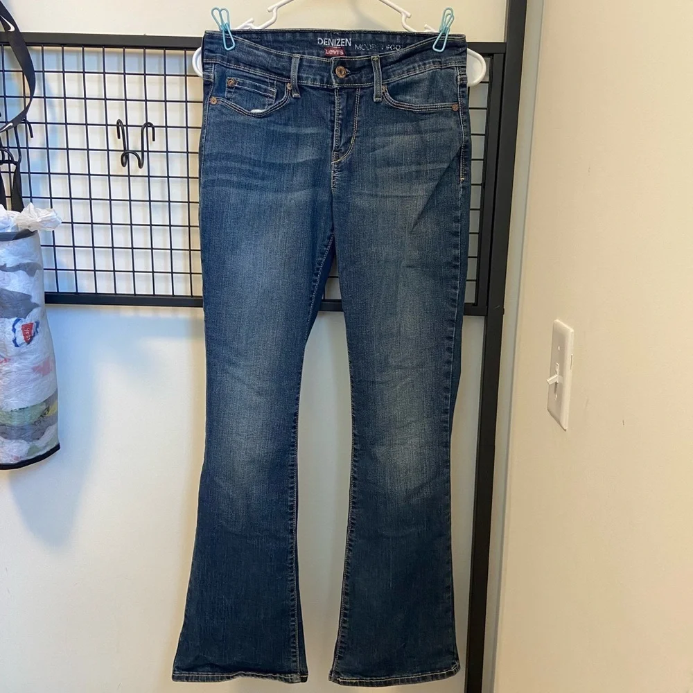 EUC |‎ Levi’s women’s bootcut jeans — size 4
